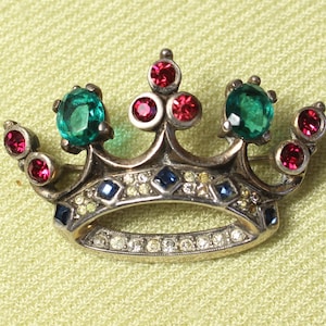 TRIFARI Crown Pin, sterling, book piece, designed by Alfred Philippe, 1945