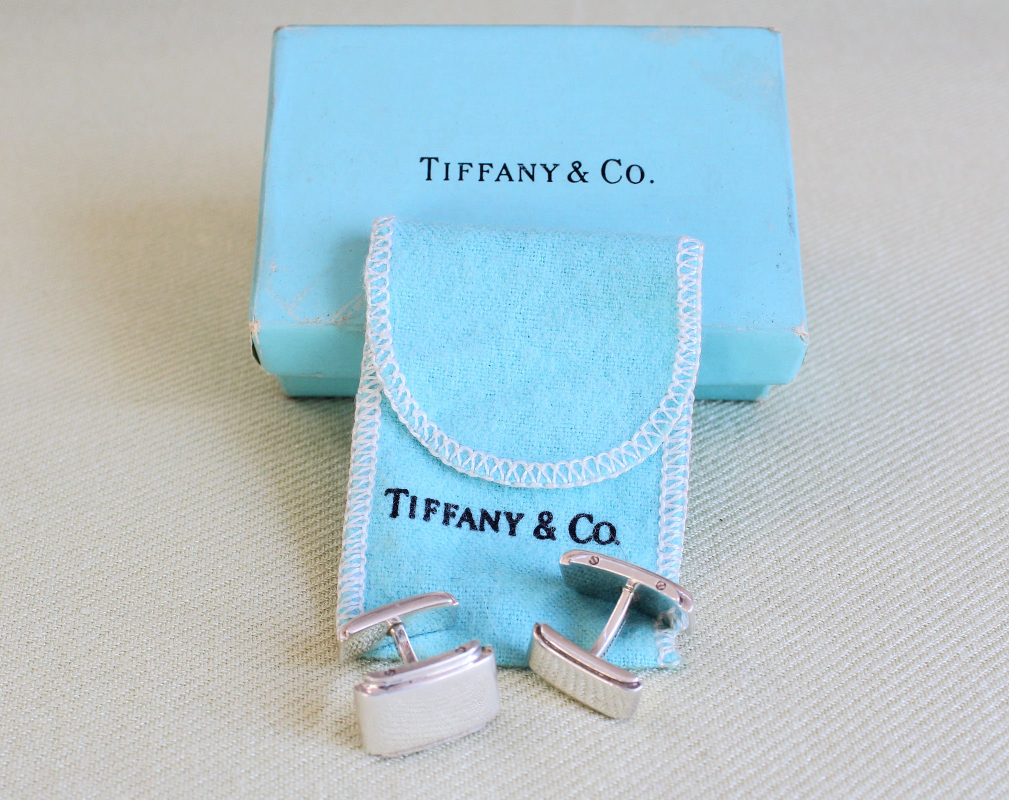 TIFFANY & Co, CUFFLINKS, Sterling, “metropolis,” Designer TIFFANY & Co, CUFFLINKS, Sterling, “metropolis,” Designer