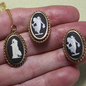ウェッジウッド　5.46グラム　ブローチ兼ペンダントトップ Wedgwood necklace - Etsy 日本