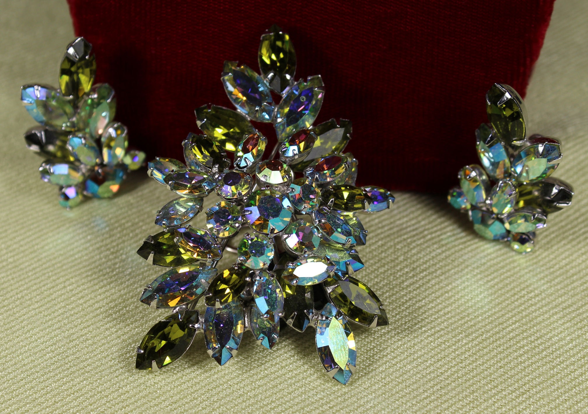 Gorgeous Large VENDOME Pin, Earrings, Mint Condition, Top Quality, Stamped, AB Rhinestones,1960s, Great Flash, A-1 - Etsy Gorgeous Large VENDOME Pin, Earrings, Mint Condition, Top Quality, Stamped, AB Rhinestones,1960s, Great Flash, A-1 - Etsy