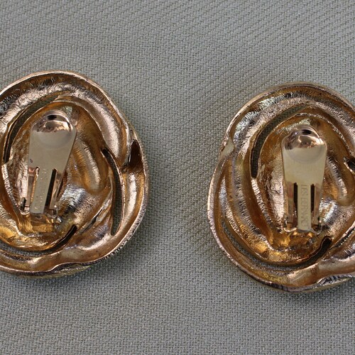 Handsome LES shops BERNARD huge clip-on earrings, overlapping circle design, bright textured gold tone, 1980s, A-1 condition, Free shipping to US