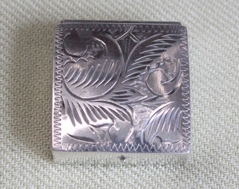 English sterling pill box, 1970 London stamp, hand inscribed design, excellent condition