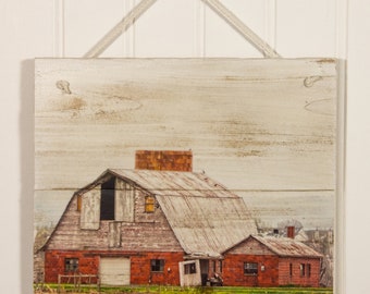 Round Red Barn Photo Transferred Onto Decorative Reclaimed Etsy
