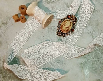 White, Embroidered, Scalloped Lace Trim/ White Bridal Lace Trim/ Flower Embroidered Lace Trim