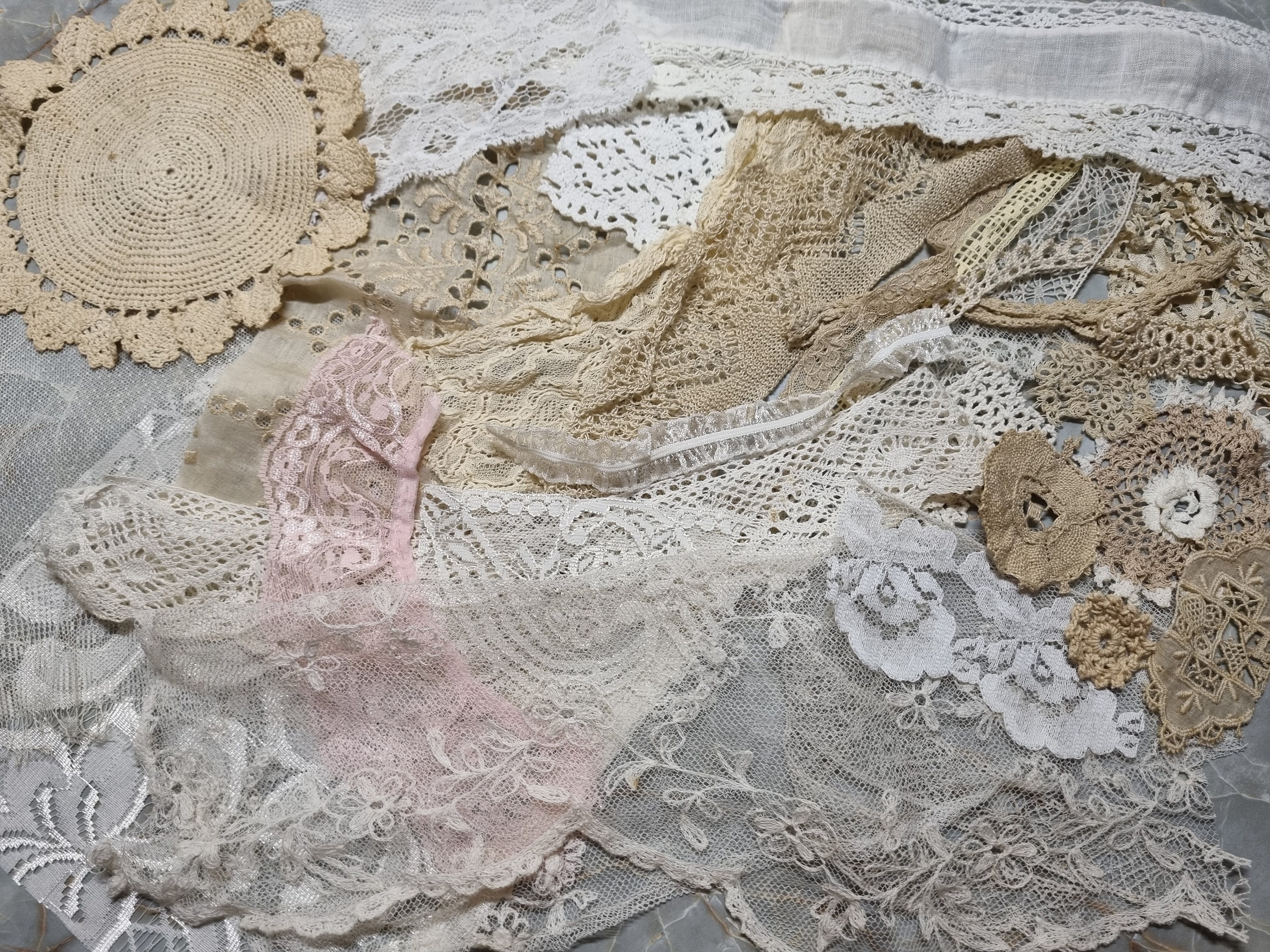 Bargin Deals On Beautful Wholesale Velvet Lace Fabric 