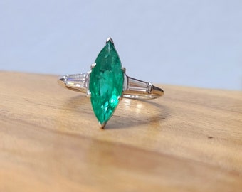 Vintage platinum engagement Ring 2.09CT.Natural Green Emerald Marquise shape