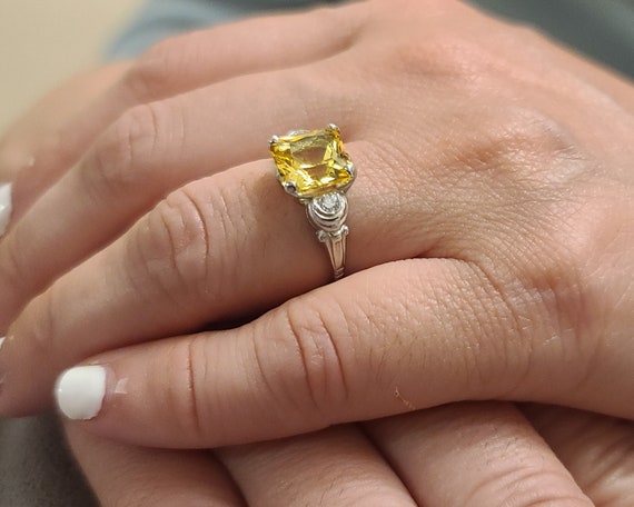 Vintage platinum engagement ring 4.53CT. Yellow s… - image 3