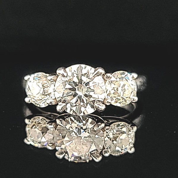 2.33ct. Platinum Vintage three stone engagement ring Round old mine cut Diamond SI1-K