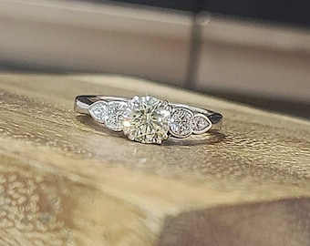 Platinum Vintage engagement Ring 0.72ct.natural round cut Diamond  circ 1950's