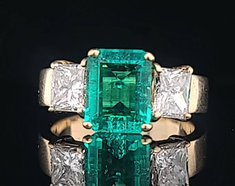 18k Yellow Gold engagement Ring 3.50CT.  Natural green Colombia Emerald