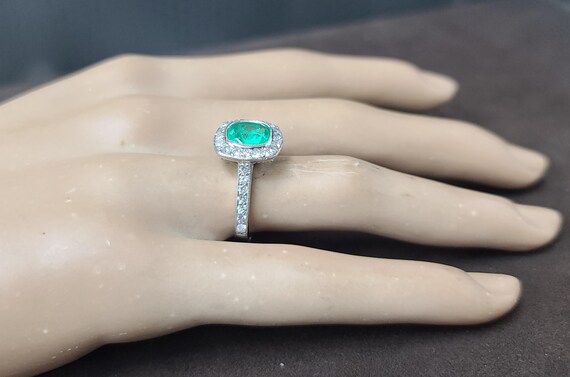 Tiffany & Co Platinum Legacy Ring 1.60ct. Natural Colombia Green
