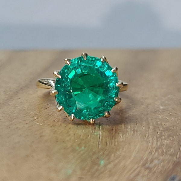 Vintage 14k yellow gold engagement Ring 4.58CT. Gem Green Emerald in round shape circ 1950's