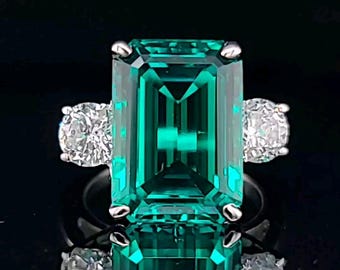 Vintage 14K White Gold engagement Ring 7.38CT. Green Emerald Rectangular Shape