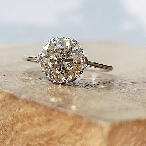 Platinum vintage Round Cut 2.30ct natural light champagne Diamond engagement ring circ 1920s