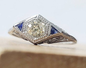 Vintage Art Deco 18k White Gold 0.49ct.Diamond & Sapphire Filigree Ring