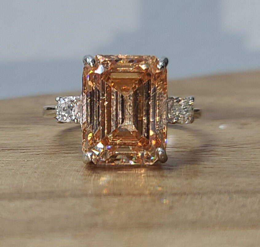 Vintage 14K white gold three stones engagement Ring 13.86ct.Champagne Sapphire Emerald Shape