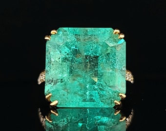 14k Yellow Gold Engagement Ring 18.46CT. Natural Colombia Emerald Square shape