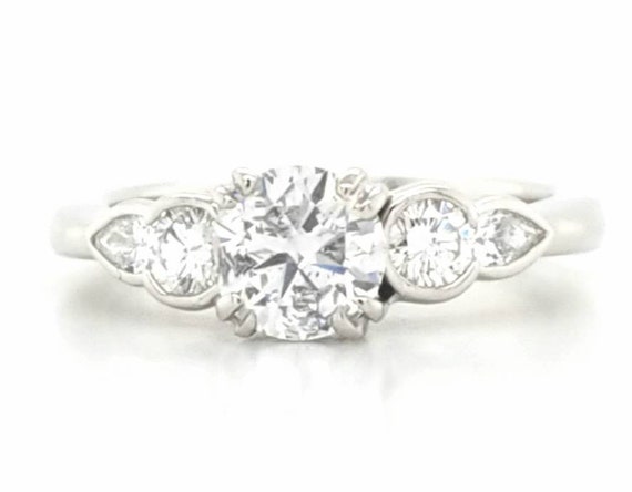 0.82CT Platinum Vintage engagement Ring natural  … - image 6