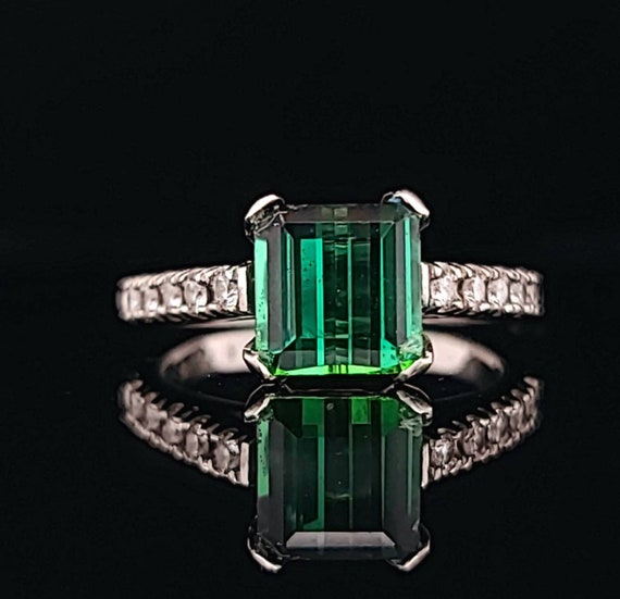 Vintage platinum Ring 1.96CT. Natural green tourm… - image 1