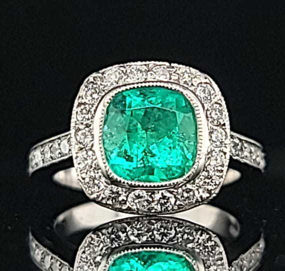 Tiffany & Co Platinum Legacy Ring 1.60ct. Natural Colombia Green