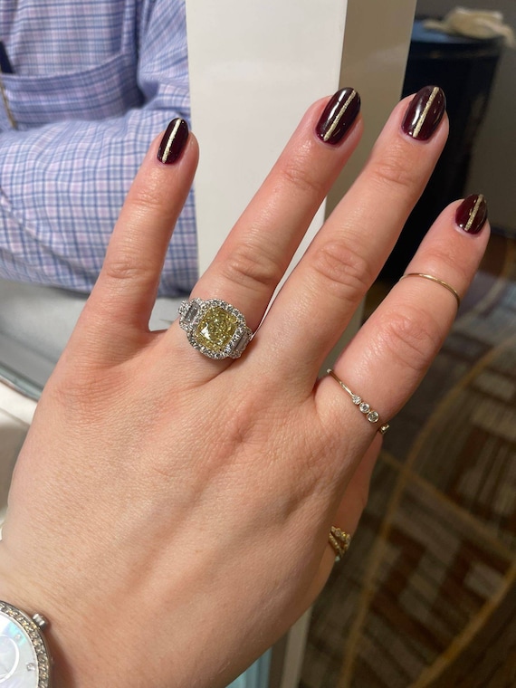 18k white gold engagement ring 4.23ct. natural ye… - image 2