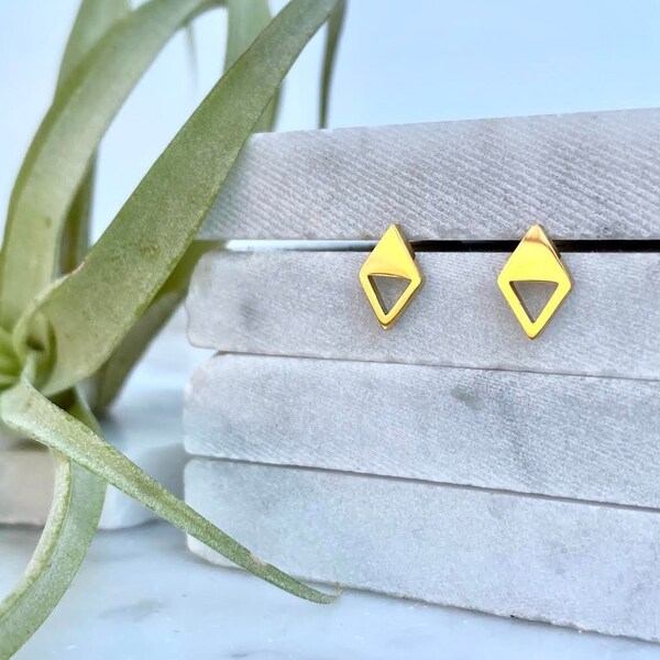 geometric earring, gold geometric stud, cut out earring, gold stud earring, triangle earring, minimal earring, gold triangle stud, gold stud