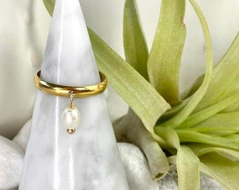 freshwater pearl ring, adjustable ring, gold-filled ring, dangling ring, bridal ring, bridal jewelry, bridesmaid gift, bridal gift
