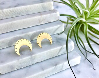 gold moon earrings, crescent earrings, bohemian earrings, minimal earrings, geometric earrings, gold earrings, horn earrins, gold moon studs