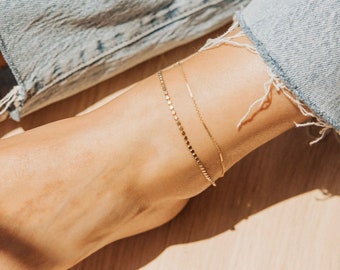 Beaded anklet, Dainty gold anklet, Gold chain anklet, Everyday layering anklet, Gold anklet, Beaded chain anklet, Minimalist beaded anklet