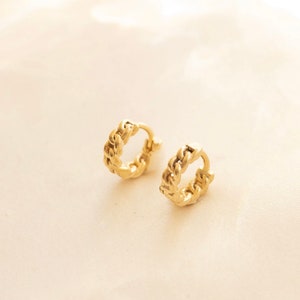 Rope huggies, Braided hoops, Chain link hoops, Small twisted hoops, Dainty huggie earrings, Huggie hoops, Twisted hoop earrings, Huggies