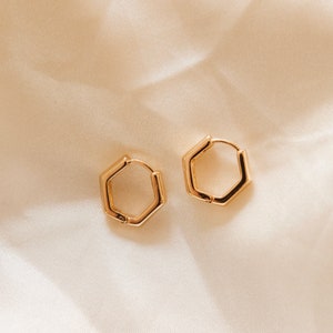 Gold hexagon hoop, Pentagon hoop, Geometric earring, Honeycomb jewelry, Everyday hexagon huggies, Dainty gold huggie, Flat gold hoops