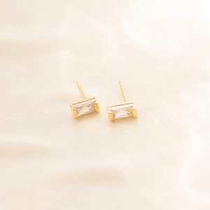 Gold baguette studs, Baguette studs, Dainty stud earrings, Tiny stud earrings, Minimalist earrings, Dainty earrings, Baguette earrings