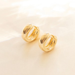 Thick huggie hoop earrings gold, thick hoop earrings, chubby hoops, huggie earrings, chunky gold hoops, gold filled hoops, small hoops
