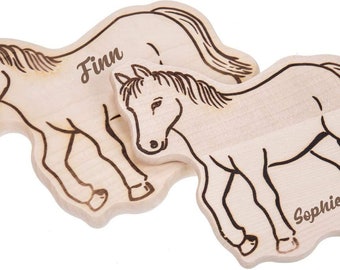 Cutting board horse with name