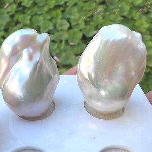 1 paio di palline di fuoco bianche, perle sciolte non forate da 18 mm X 25 mm, perle barocche sciolte, perle barocche bianche BA2411001