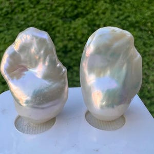 1 paio di palline di fuoco bianche, perle sciolte non forate da 18 mm X 24 mm, perle barocche sciolte, perle barocche bianche BA2411005