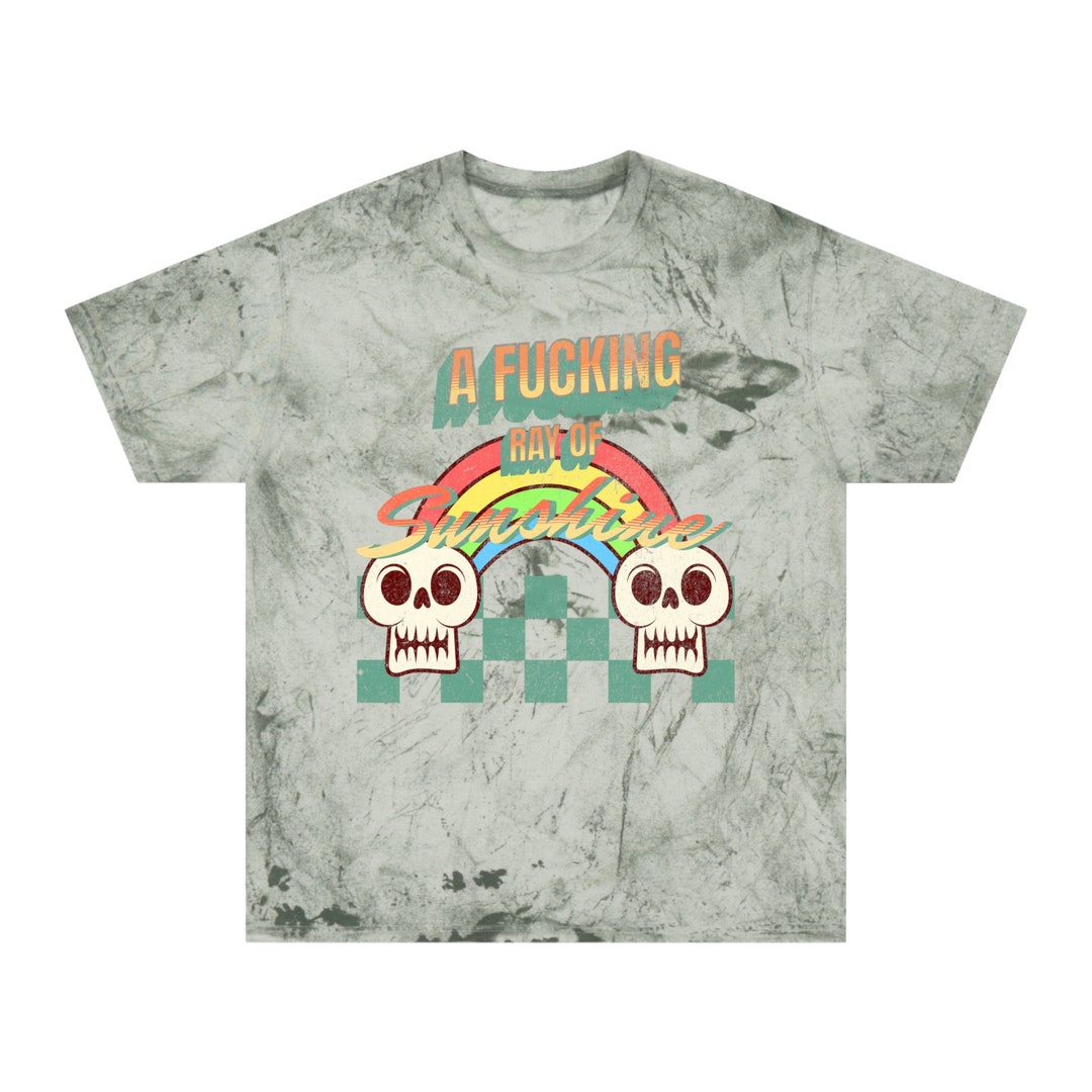 T-shirt grafica in stile vintage invecchiato con raggio di sole