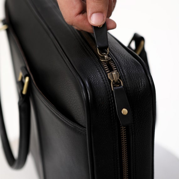 Luxurys Designer Astore Bags Men Trio Leather Black Flowers