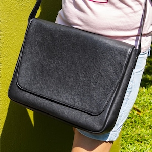 Leather Messenger Bag Black