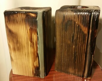 Duo candlestick made of spruce and its blue glow resin