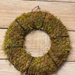 Moss Wreath (with our without succulent cutting included)