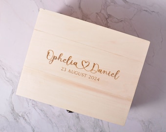 Personalised Wooden Memory Box – A Custom Keepsake Box Gift - Heart Design - for Wedding Couples, an anniversary, Newlyweds - 3 Size Options