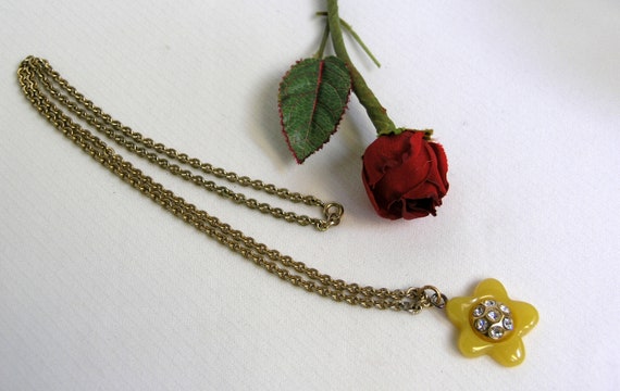 Vintage Necklace Hand Carved Flower Bakelite Rose Pendant on Gold-tone Chain