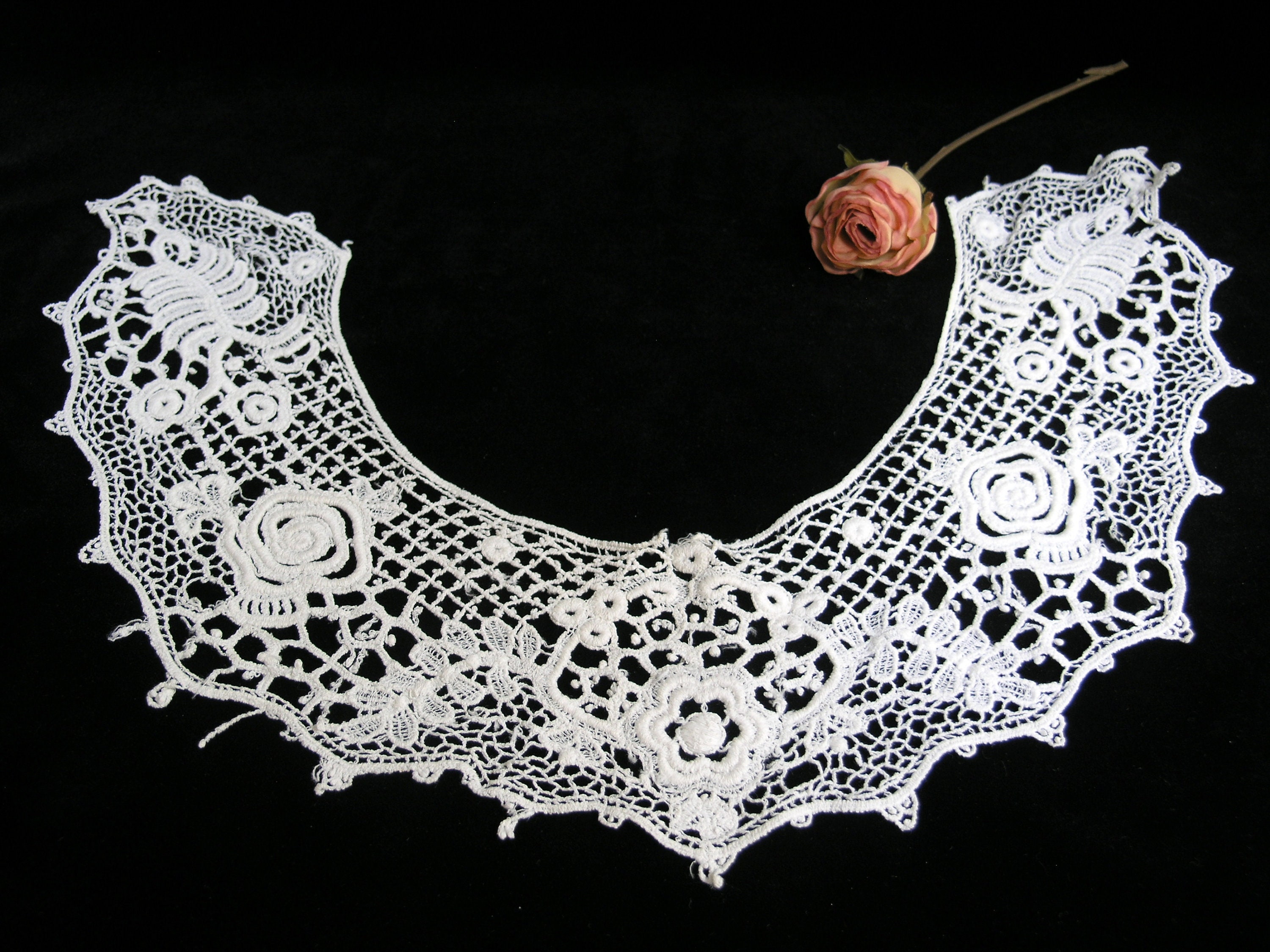 Antique Victorian Needle Lace Collar / Beautiful Italian Rose