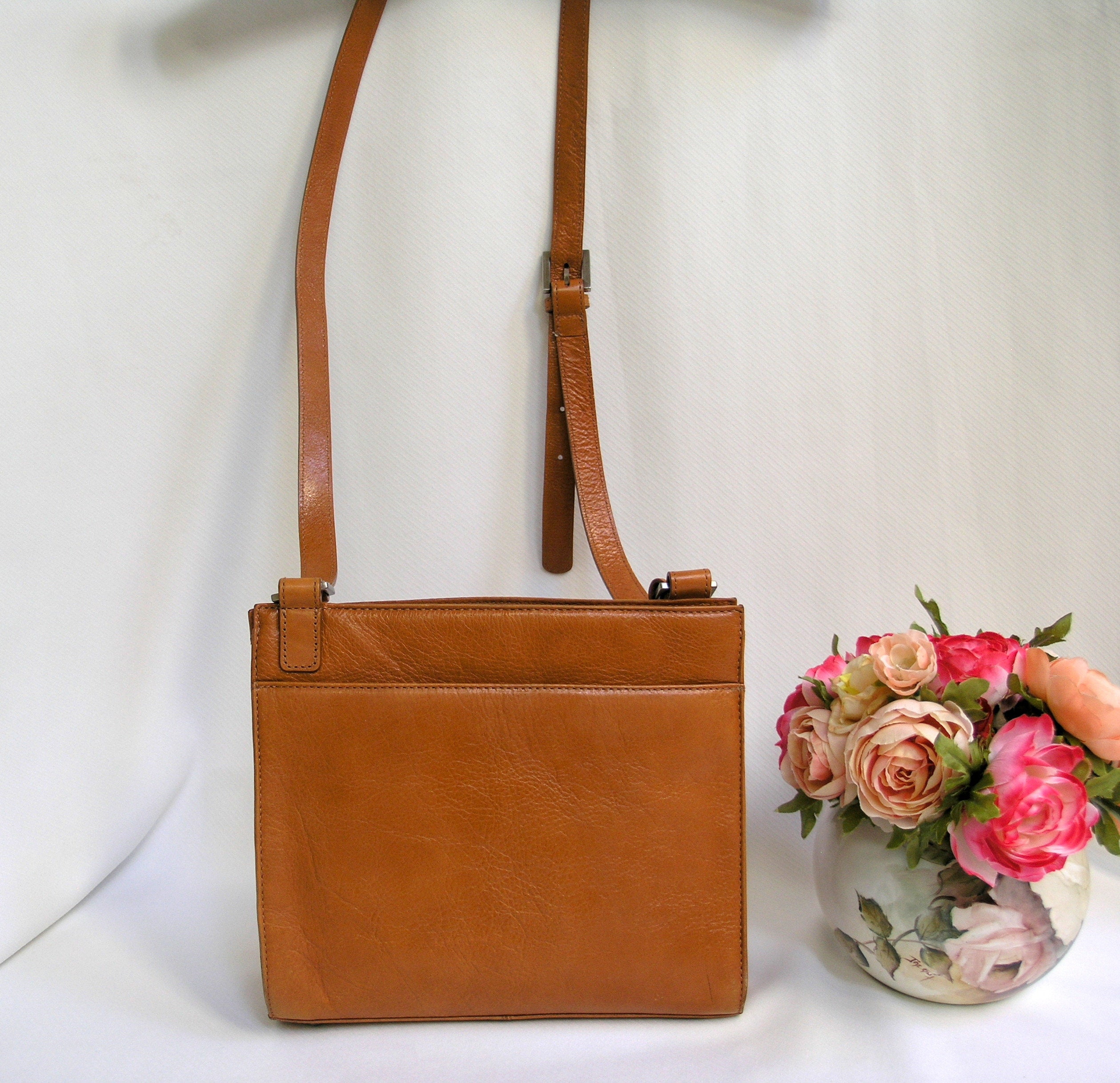 hobo messenger crossbody bag