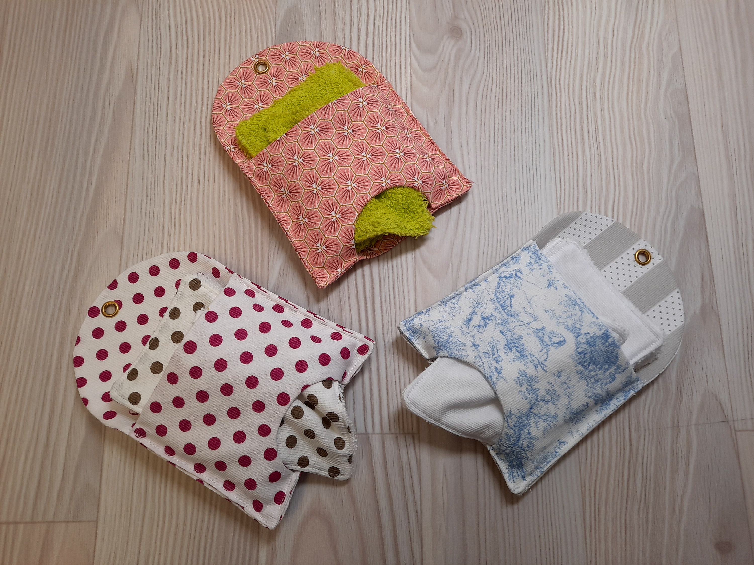 Distributeur de Lingettes et 6 Lingettes