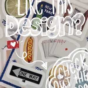 Pu&ograve; includere: Un collage di adesivi con vari disegni, tra cui un hot dog, carte da gioco, un emblema di New York e un bagel. Il testo "Like This Design? Check Out The Others" &egrave; scritto in bianco sopra le immagini.