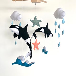 Orca Baby Mobile. Babyzimmer Dekoration. Geburtsgeschenk.