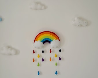 Regenbogen-Wandmobile. Babyzimmerdekoration