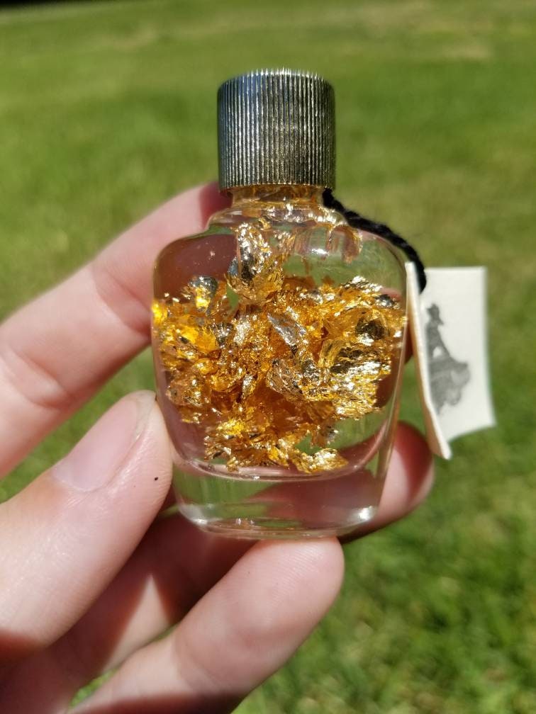 100 Gold flake in glass vials 